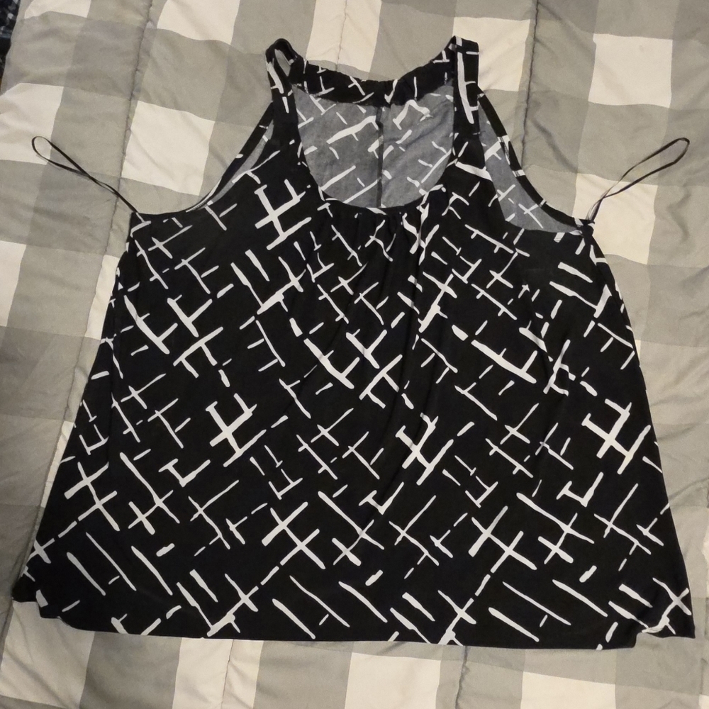 2X Women's Black and White Patterned Camisole Top